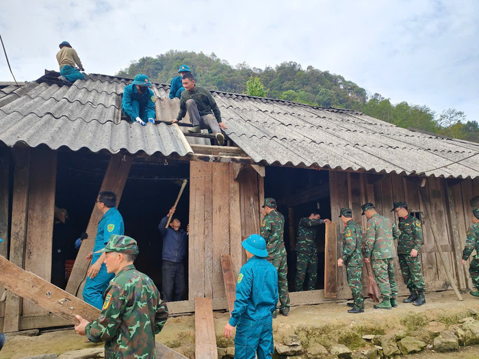 Bộ Chỉ huy quân sự Lai Châu nỗ lực hỗ trợ địa phương xây dựng nông thôn mới- Ảnh 1. Bộ Chỉ huy quân sự Lai Châu nỗ lực hỗ trợ địa phương xây dựng nông thôn mới- Ảnh 1.
