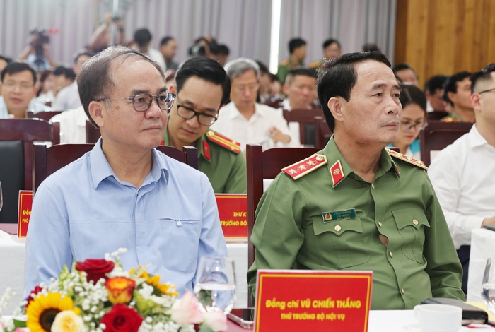 Cần nâng cao nhận thức về tầm quan trọng của phong trào Toàn dân bảo vệ an ninh Tổ quốc- Ảnh 2. Cần nâng cao nhận thức về tầm quan trọng của phong trào Toàn dân bảo vệ an ninh Tổ quốc- Ảnh 2.