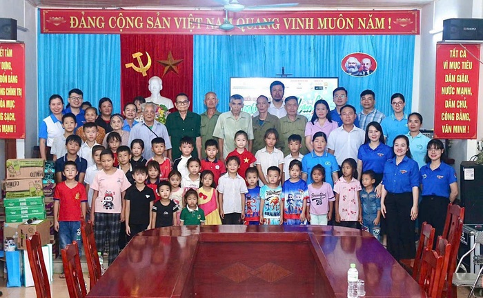 "Mùa hè xanh" nơi vùng cao của cán bộ, sinh viên Học viện Phụ nữ Việt Nam- Ảnh 1. "Mùa hè xanh" nơi vùng cao của cán bộ, sinh viên Học viện Phụ nữ Việt Nam- Ảnh 1.