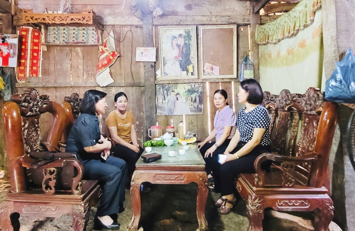 Hội LHPN tỉnh Thái Nguyên kiểm tra tiến độ xóa nhà dột nát tại xã Tân Kỳ- Ảnh 1. Hội LHPN tỉnh Thái Nguyên kiểm tra tiến độ xóa nhà dột nát tại xã Tân Kỳ- Ảnh 1.
