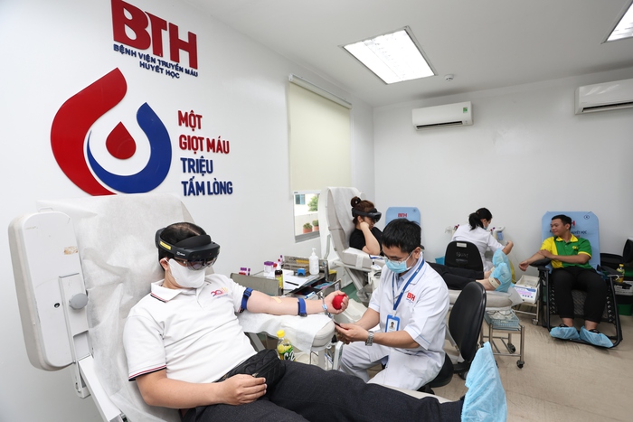 Abbott Việt Nam đưa công nghệ thực tế ảo tích hợp vào hiến máu tình nguyện- Ảnh 2. Abbott Việt Nam đưa công nghệ thực tế ảo tích hợp vào hiến máu tình nguyện- Ảnh 2.
