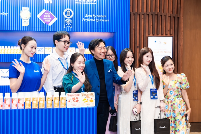 Vinamilk tiếp lửa đam mê, tôn vinh sáng tạo tại sự kiện điện ảnh châu Á- Ảnh 1. Vinamilk tiếp lửa đam mê, tôn vinh sáng tạo tại sự kiện điện ảnh châu Á- Ảnh 1.