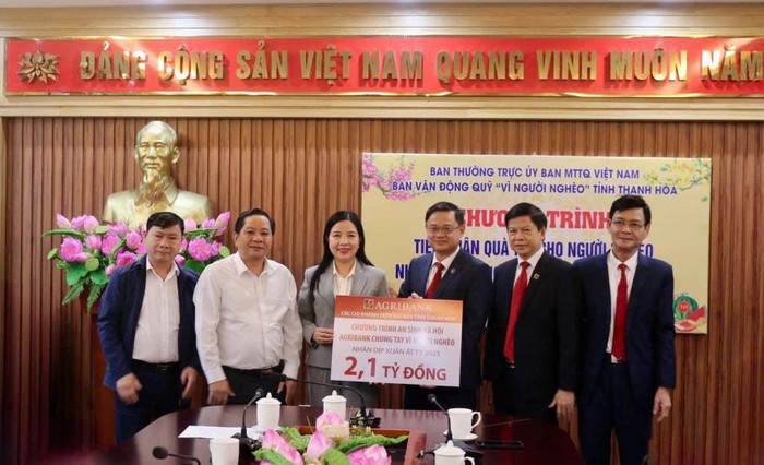 Agribank dành hơn 100 tỷ đồng chung tay vì người nghèo, đối tượng chính sách nhân dịp Xuân Ất Tỵ năm 2025- Ảnh 5. Agribank dành hơn 100 tỷ đồng chung tay vì người nghèo, đối tượng chính sách nhân dịp Xuân Ất Tỵ năm 2025- Ảnh 5.