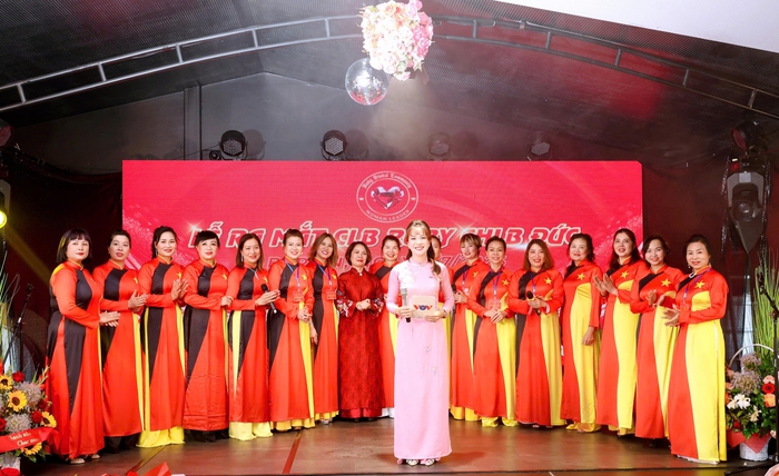 Ra mắt Câu lạc bộ Nữ lãnh đạo Ruby tại Cộng hòa Liên bang Đức- Ảnh 1. Ra mắt Câu lạc bộ Nữ lãnh đạo Ruby tại Cộng hòa Liên bang Đức- Ảnh 1.