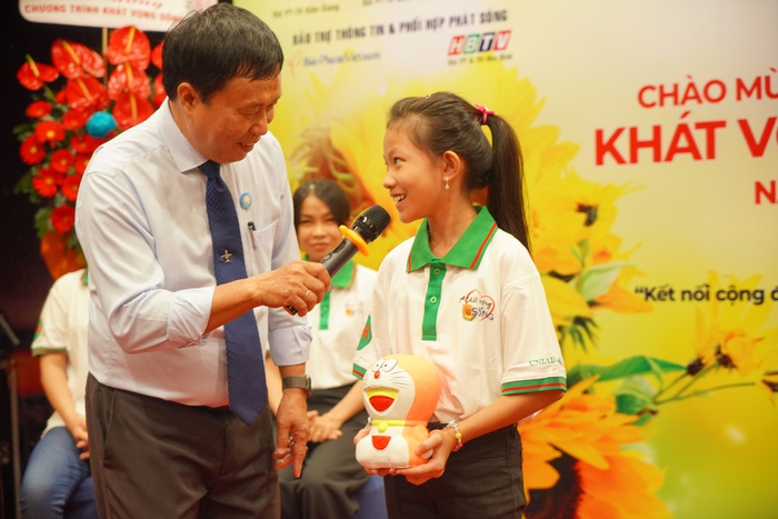 Chương trình "Khát vọng sống" uyển chuyển trước những đổi thay- Ảnh 2. Chương trình "Khát vọng sống" uyển chuyển trước những đổi thay- Ảnh 2.
