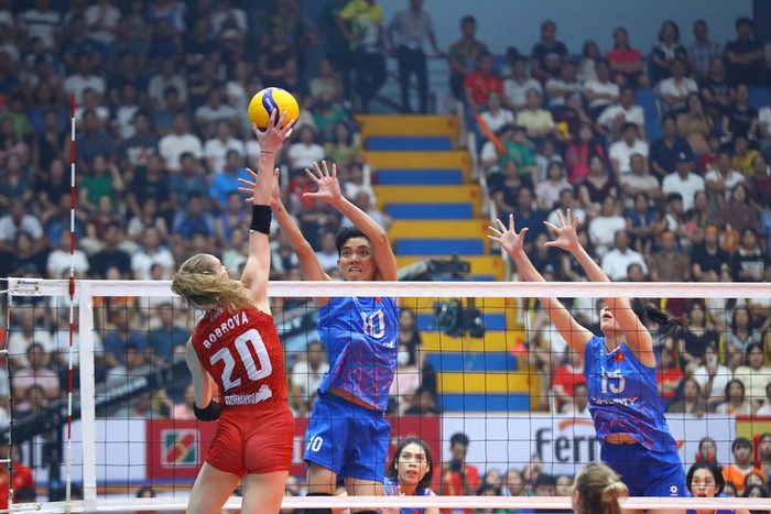 Chung kết bóng chuyền VTV Cup 2025: ĐT bóng chuyền nữ Việt Nam chiến đấu quả cảm và thất bại đầy tiếc nuối- Ảnh 4. Chung kết bóng chuyền VTV Cup 2025: ĐT bóng chuyền nữ Việt Nam chiến đấu quả cảm và thất bại đầy tiếc nuối- Ảnh 4.