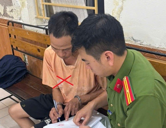 Hội LHPN TP Hải Phòng thăm hỏi, hỗ trợ cháu bé 15 tuổi bị bố xích chân treo ngược lên rồi đánh- Ảnh 1. Hội LHPN TP Hải Phòng thăm hỏi, hỗ trợ cháu bé 15 tuổi bị bố xích chân treo ngược lên rồi đánh- Ảnh 1.