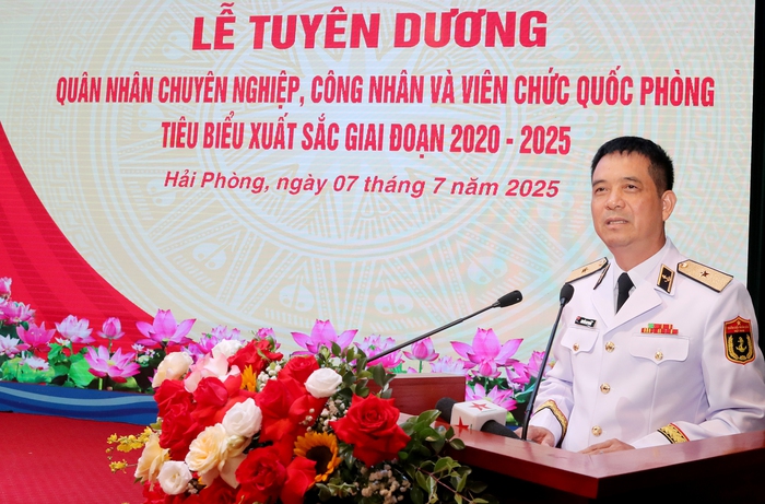 Tuyên dương 122 quân nhân chuyên nghiệp, công nhân viên chức quốc phòng Quân chủng Hải quân tiêu biểu- Ảnh 1. Tuyên dương 122 quân nhân chuyên nghiệp, công nhân viên chức quốc phòng Quân chủng Hải quân tiêu biểu- Ảnh 1.