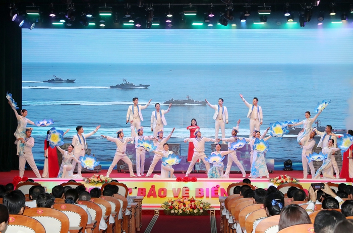Tuyên dương 122 quân nhân chuyên nghiệp, công nhân viên chức quốc phòng Quân chủng Hải quân tiêu biểu- Ảnh 2. Tuyên dương 122 quân nhân chuyên nghiệp, công nhân viên chức quốc phòng Quân chủng Hải quân tiêu biểu- Ảnh 2.