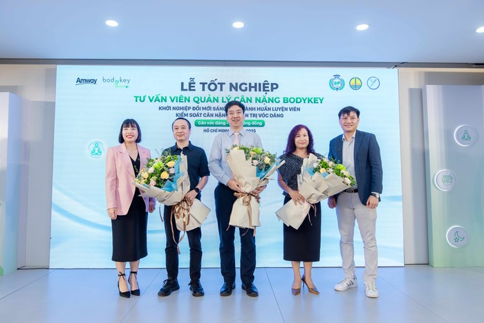 184 nhà phân phối Amway hoàn tất khóa đào tạo tư vấn viên quản lý cân nặng BodyKey 2024- Ảnh 1. 184 nhà phân phối Amway hoàn tất khóa đào tạo tư vấn viên quản lý cân nặng BodyKey 2024- Ảnh 1.
