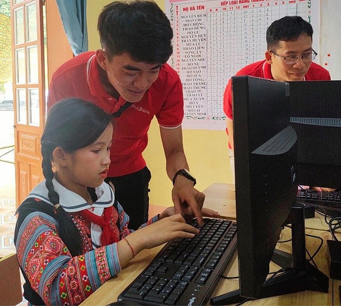 Tăng cường ứng dụng công nghệ thông tin cho phụ nữ dân tộc thiểu số là nhiệm vụ cấp bách- Ảnh 3. Tăng cường ứng dụng công nghệ thông tin cho phụ nữ dân tộc thiểu số là nhiệm vụ cấp bách- Ảnh 3.