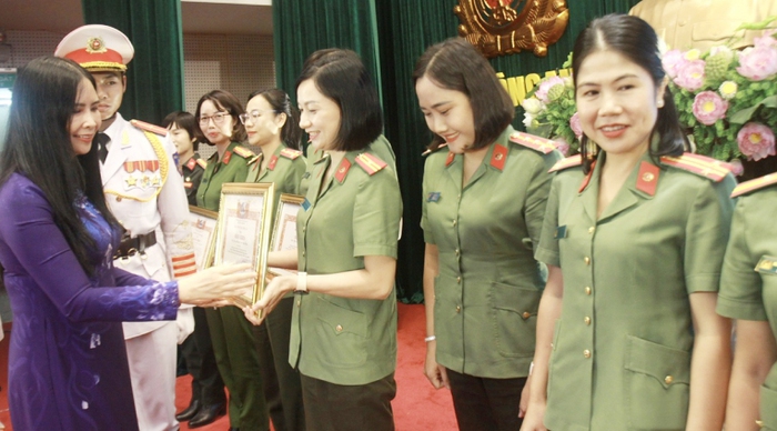 Phụ nữ Bộ Công an đạt nhiều kết quả xuất sắc trong 6 tháng đầu năm 2025- Ảnh 2.