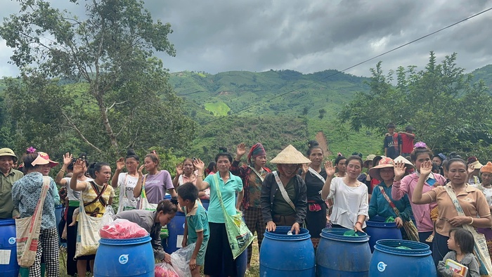Hội LHPN Điện Biên thăm hỏi, tặng quà hội viên xã Phình Giàng bị thiệt hại nặng do mưa lũ- Ảnh 2. Hội LHPN Điện Biên thăm hỏi, tặng quà hội viên xã Phình Giàng bị thiệt hại nặng do mưa lũ- Ảnh 2.