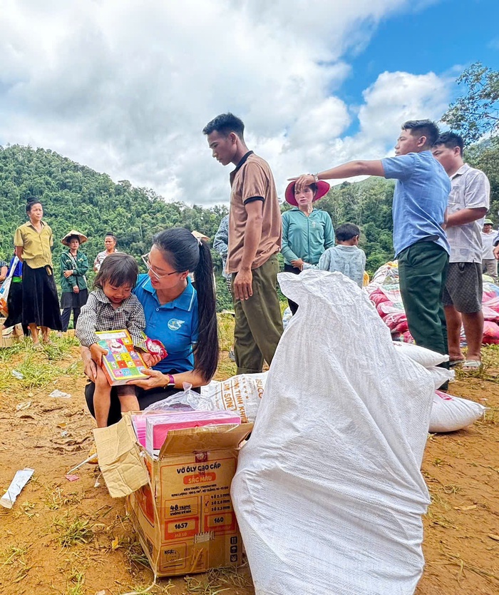 Hội LHPN Điện Biên thăm hỏi, tặng quà hội viên xã Phình Giàng bị thiệt hại nặng do mưa lũ- Ảnh 1. Hội LHPN Điện Biên thăm hỏi, tặng quà hội viên xã Phình Giàng bị thiệt hại nặng do mưa lũ- Ảnh 1.