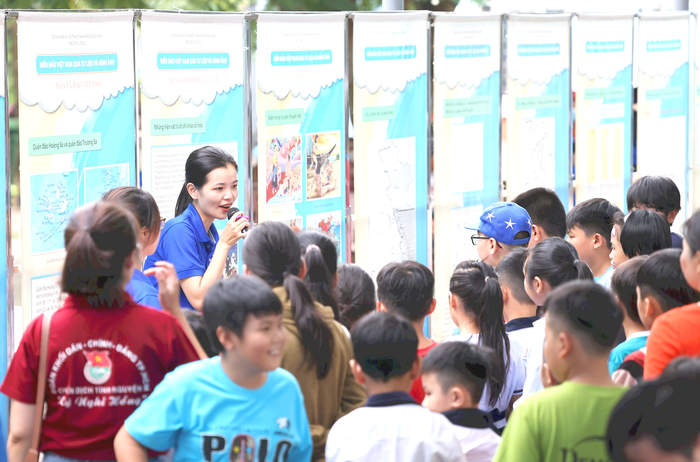 TPHCM: Tuổi trẻ ngành Văn hóa - Thể thao chung tay xây dựng nông thôn mới- Ảnh 1. TPHCM: Tuổi trẻ ngành Văn hóa - Thể thao chung tay xây dựng nông thôn mới- Ảnh 1.