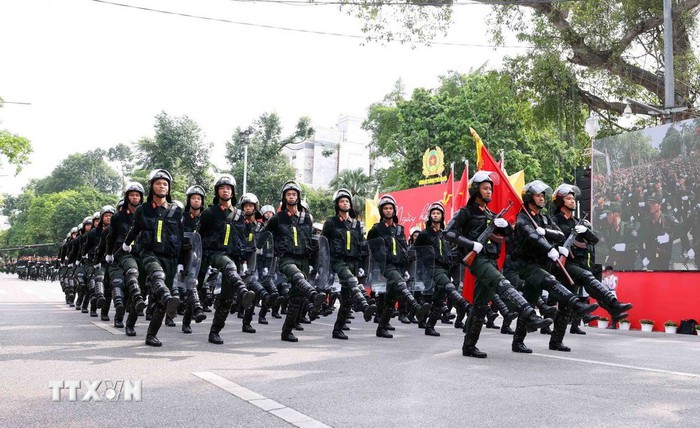 Hà Nội phô diễn sức mạnh "lá chắn thép" trong Ngày hội vì Thủ đô bình yên- Ảnh 2. Hà Nội phô diễn sức mạnh "lá chắn thép" trong Ngày hội vì Thủ đô bình yên- Ảnh 2.