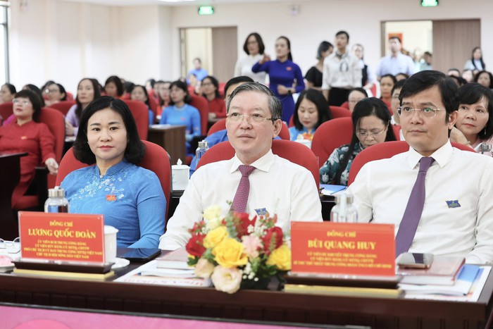 Đồng chí Đỗ Văn Chiến dự khai mạc Đại hội Đại biểu Đảng bộ Trung ương Hội LHPN Việt Nam lần thứ I, nhiệm kỳ 2025-2030- Ảnh 3. Đồng chí Đỗ Văn Chiến dự khai mạc Đại hội Đại biểu Đảng bộ Trung ương Hội LHPN Việt Nam lần thứ I, nhiệm kỳ 2025-2030- Ảnh 3.