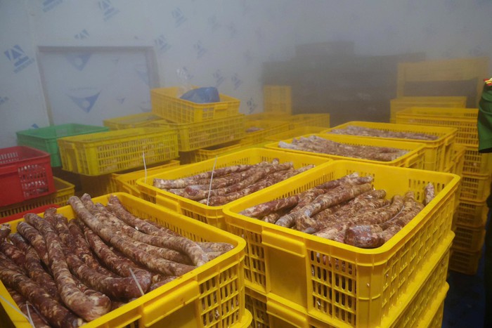 Cận cảnh kho chứa hàng chục tấn thịt bẩn đội lốt “đặc sản vùng cao” tại Phú Thọ- Ảnh 6.