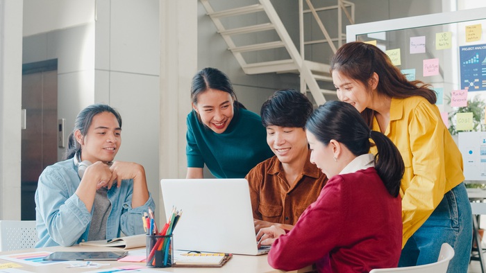 Gen Z thích nhảy việc, doanh nghiệp cần làm gì để giữ chân người tài?- Ảnh 2.