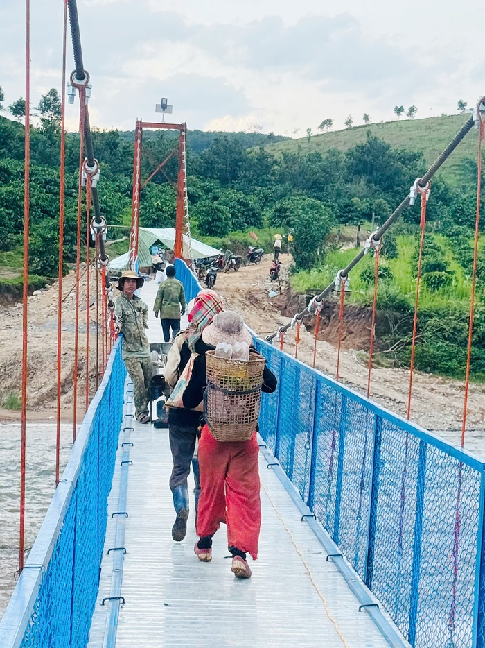 Quảng Ngãi: Khánh thành và khởi công xây mới 2 cầu treo dân sinh- Ảnh 1.