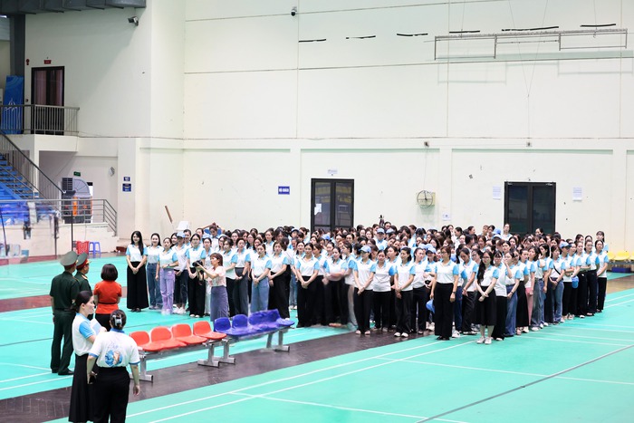 Chủ tịch Hội LHPNVN Nguyễn Thị Tuyến thăm, động viên khối Phụ nữ Việt Nam tham gia diễu hành A80- Ảnh 5. Chủ tịch Hội LHPNVN Nguyễn Thị Tuyến thăm, động viên khối Phụ nữ Việt Nam tham gia diễu hành A80- Ảnh 5.