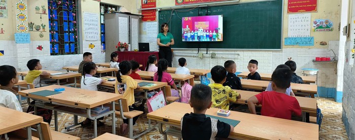 Lào Cai dạy tiếng Việt cho trẻ em dân tộc thiểu số trước khi vào lớp 1- Ảnh 1.