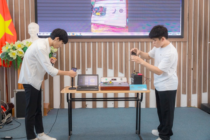Các sản phẩm thấu hiểu và nuôi dưỡng cảm xúc người học tham gia Thado Techfest 2025- Ảnh 3. Các sản phẩm thấu hiểu và nuôi dưỡng cảm xúc người học tham gia Thado Techfest 2025- Ảnh 3.