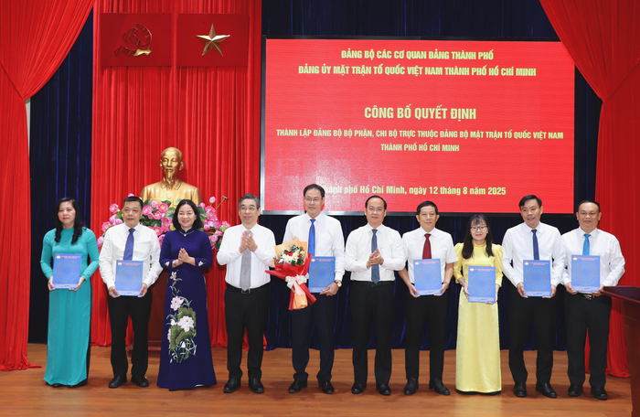 Công bố Quyết định thành lập Đảng bộ MTTQVN TPHCM nhiệm kỳ 2025 - 2030- Ảnh 8. Công bố Quyết định thành lập Đảng bộ MTTQVN TPHCM nhiệm kỳ 2025 - 2030- Ảnh 8.