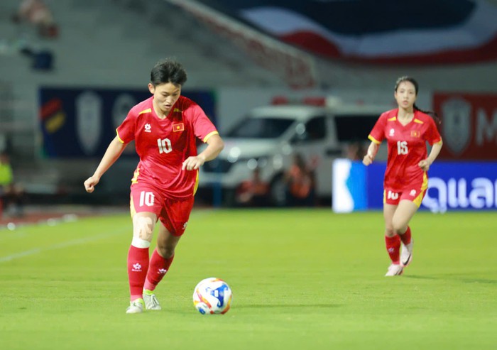 AFF Cup 2025: Đánh bại Thái Lan, Đội tuyển nữ Việt Nam giành ngôi Nhất bảng- Ảnh 3.