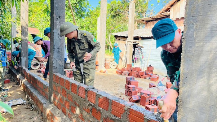 Phụ nữ Minh Hóa chung tay xóa nhà tạm cho hộ nghèo- Ảnh 2.