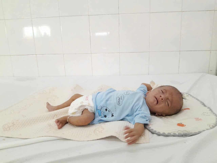Vừa cưới được 2 ngày thì sinh con bệnh tật, người mẹ cầu cứu- Ảnh 4. Vừa cưới được 2 ngày thì sinh con bệnh tật, người mẹ cầu cứu- Ảnh 4.