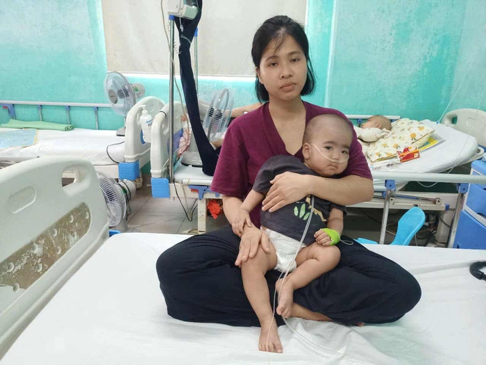 68 triệu đồng đến với bé trai 13 tháng tuổi mắc bệnh hiểm nghèo hiếm gặp- Ảnh 2.