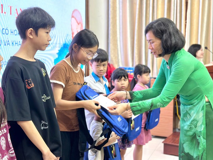 Phó Chủ tịch Hội LHPN Việt Nam Nguyễn Thị Minh Hương làm việc với Hội LHPN tỉnh Nghệ An- Ảnh 2.