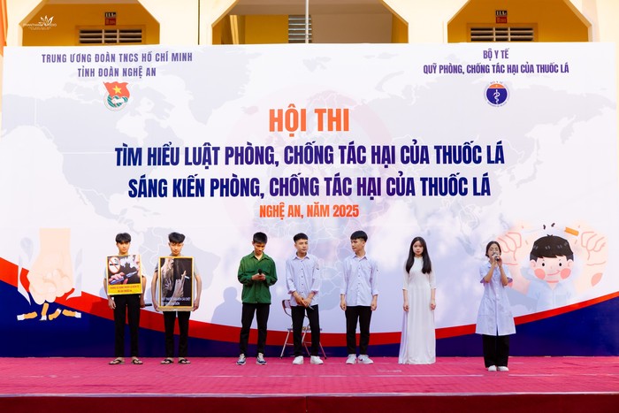 Phòng, chống tác hại của thuốc lá trong trường học: Tạo "lá chắn" bảo vệ học sinh- Ảnh 2.
