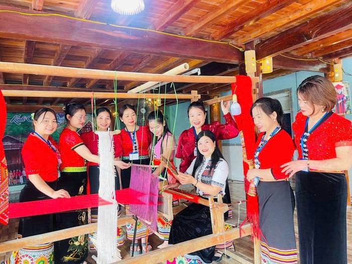 Chăm lo đời sống đồng bào dân tộc thiểu số ngày càng tốt hơn- Ảnh 4.
