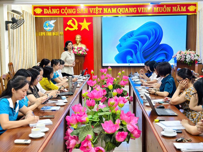Phó Chủ tịch Hội LHPN Việt Nam Nguyễn Thị Minh Hương làm việc với Hội LHPN tỉnh Nghệ An- Ảnh 1.