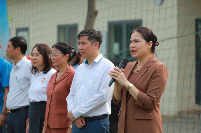 Phó Chủ tịch UBTƯ MTTQ Việt Nam Hà Thị Nga động viên Khối đại đoàn kết toàn dân tộc tham gia diễu hành A80- Ảnh 1.