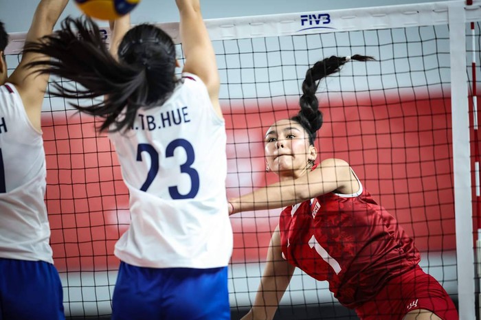 U21 bóng chuyền nữ Việt Nam chiến đấu kiên cường trong nghịch cảnh - Ảnh 1.