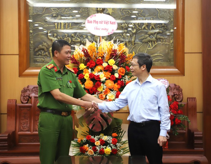 Báo Phụ nữ Việt Nam chúc mừng Bộ Tư lệnh Cảnh sát cơ động nhân dịp 80 năm Ngày truyền thống CAND- Ảnh 1.