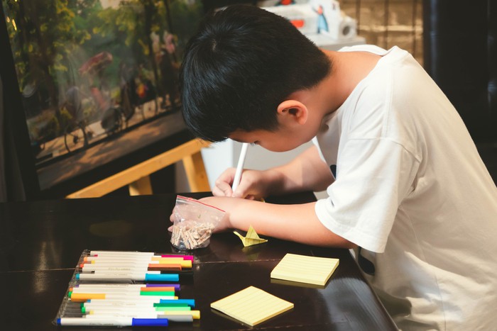 Triển lãm ảnh của học sinh Ams: "Vĩ Khắc" và nét đẹp giao thoa của Hà Nội - Ảnh 1.
