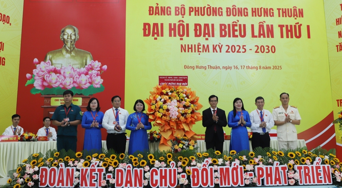 Bà Trần Thị Huyền Thanh làm Bí thư phường Đông Hưng Thuận- Ảnh 1.