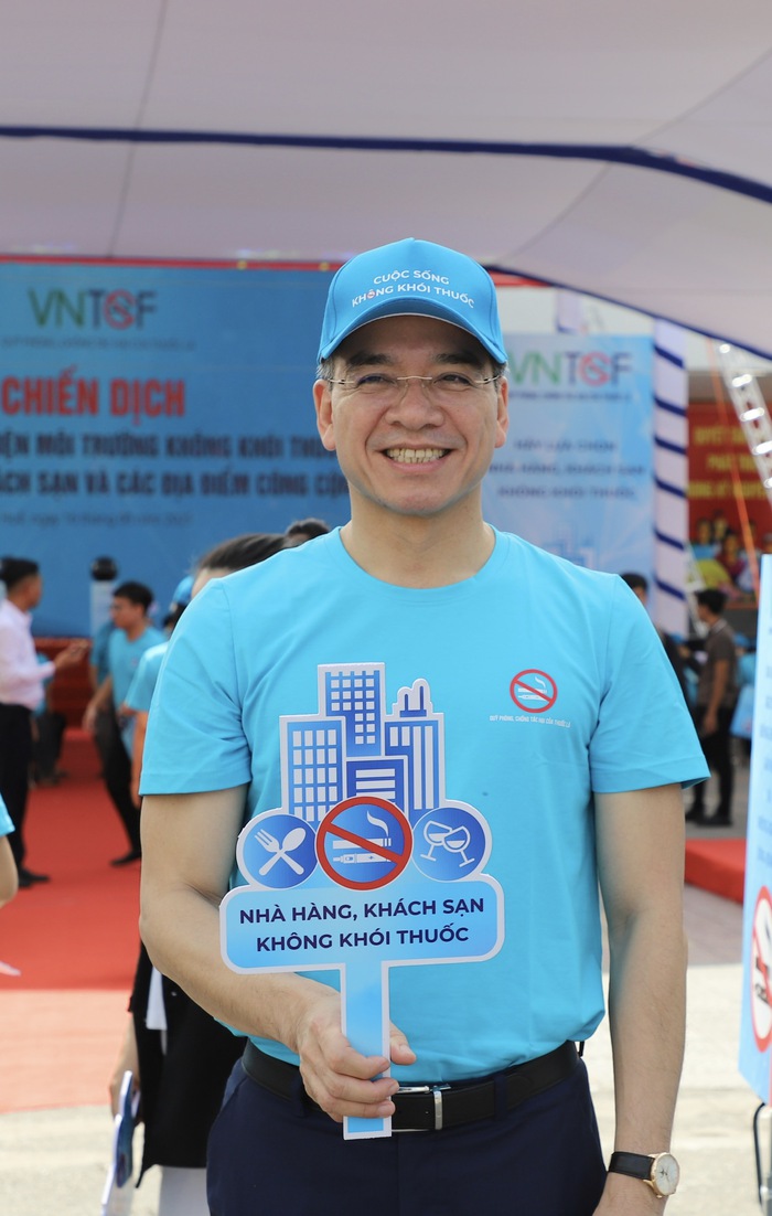Hướng tới môi trường mỗi du khách, người dân đều được hít thở bầu không khí trong lành không khói thuốc- Ảnh 1.