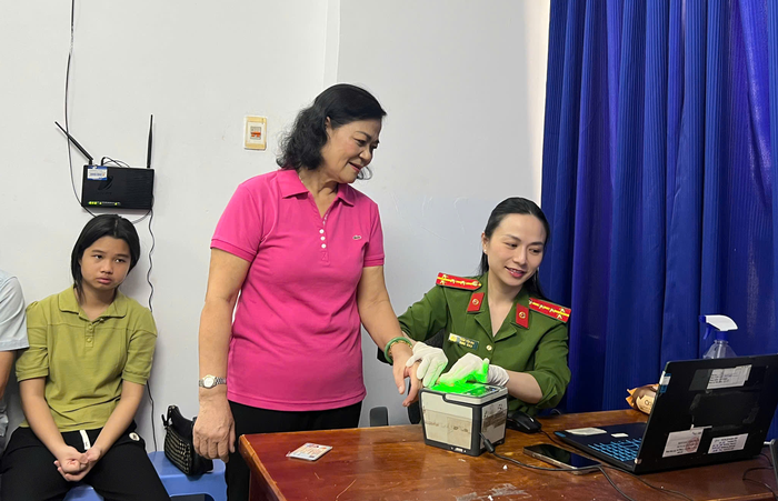 "An ninh không chỉ là giữ trật tự mà còn là giữ lòng dân"- Ảnh 4. "An ninh không chỉ là giữ trật tự mà còn là giữ lòng dân"- Ảnh 4.