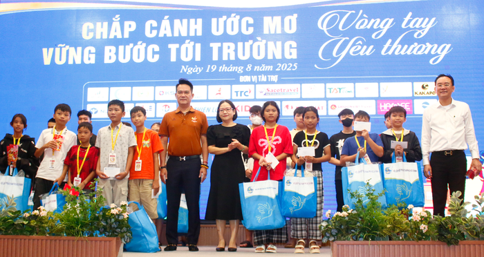 TPHCM: Hơn 1000 trẻ em trải nghiệm thế giới thần tiên dịp cuối hè- Ảnh 1.