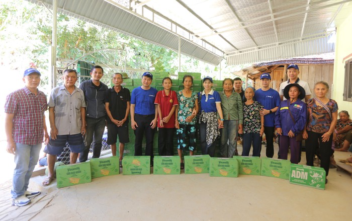 Vinamilk hỗ trợ đồng bào Nghệ An khắc phục hậu quả thiên tai- Ảnh 5. Vinamilk hỗ trợ đồng bào Nghệ An khắc phục hậu quả thiên tai- Ảnh 5.