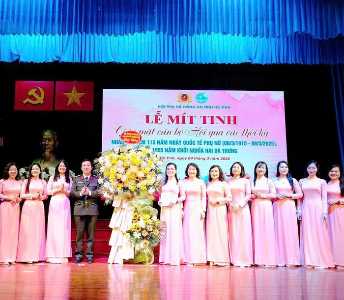 Công an Hà Tĩnh: Quan tâm phát triển đội ngũ cán bộ nữ- Ảnh 1. Công an Hà Tĩnh: Quan tâm phát triển đội ngũ cán bộ nữ- Ảnh 1.