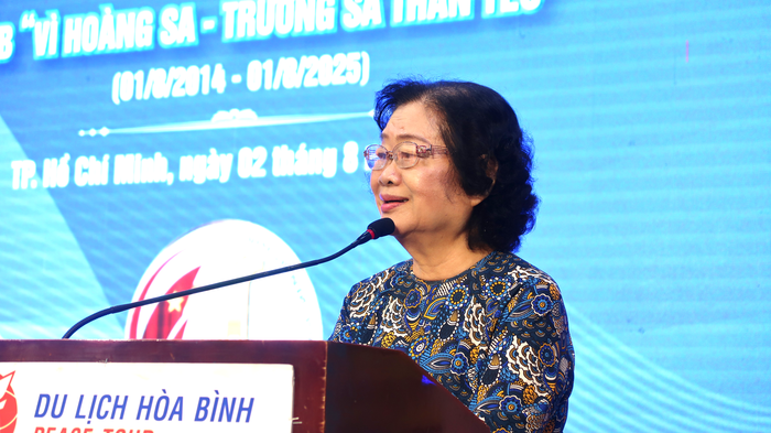 CLB "Vì Hoàng Sa - Trường Sa thân yêu": Hành trình 11 năm nối nghĩa tình đất liền và biển đảo - Ảnh 4. CLB "Vì Hoàng Sa - Trường Sa thân yêu": Hành trình 11 năm nối nghĩa tình đất liền và biển đảo - Ảnh 4.