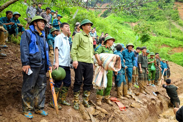 Điện Biên: Thăm hỏi, động viên gia đình có người tử vong do mưa lũ- Ảnh 2. Điện Biên: Thăm hỏi, động viên gia đình có người tử vong do mưa lũ- Ảnh 2.