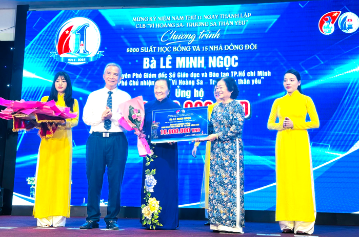 CLB "Vì Hoàng Sa - Trường Sa thân yêu": Hành trình 11 năm nối nghĩa tình đất liền và biển đảo - Ảnh 3. CLB "Vì Hoàng Sa - Trường Sa thân yêu": Hành trình 11 năm nối nghĩa tình đất liền và biển đảo - Ảnh 3.