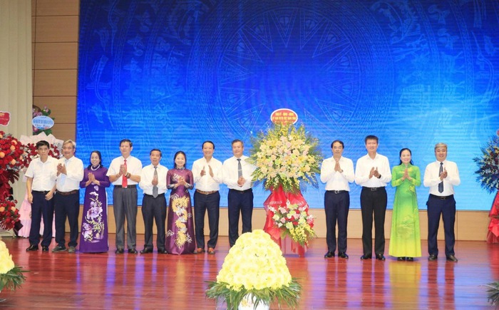 Lào Cai: Quan tâm hỗ trợ và đồng hành cùng doanh nghiệp trong phát triển kinh tế - xã hội- Ảnh 1. Lào Cai: Quan tâm hỗ trợ và đồng hành cùng doanh nghiệp trong phát triển kinh tế - xã hội- Ảnh 1.